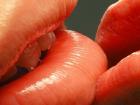 Ar ŽIV perduodamas bučiuojantis?